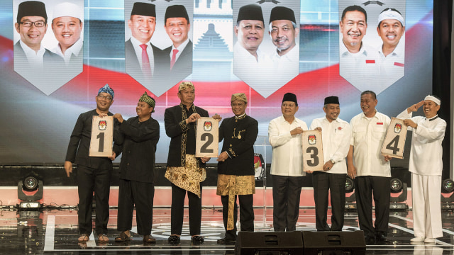 Calon gubernur-wagub Jawa Barat (Foto: ANTARA FOTO/Novrian Arbi)