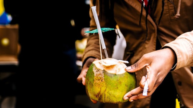 Air kelapa untuk ibu hamil (Foto: Pexels)