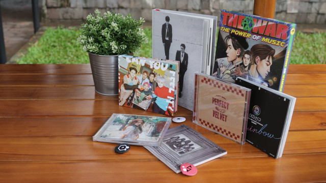 Koleksi album K-Pop. (Foto: Garin Gustavian/kumparan)