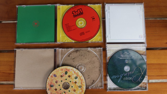 CD album K-Pop. (Foto: Garin Gustavian/kumparan)