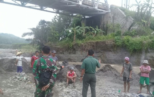 Warga Brebes Diminta Hentikan Penambangan Pasir Liar