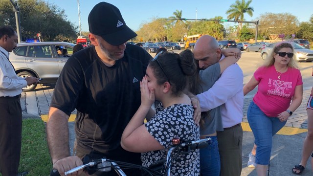 Penembakan di Marjory Stoneman Douglas High School (Foto: Michele Eve SANDBERG / AFP)