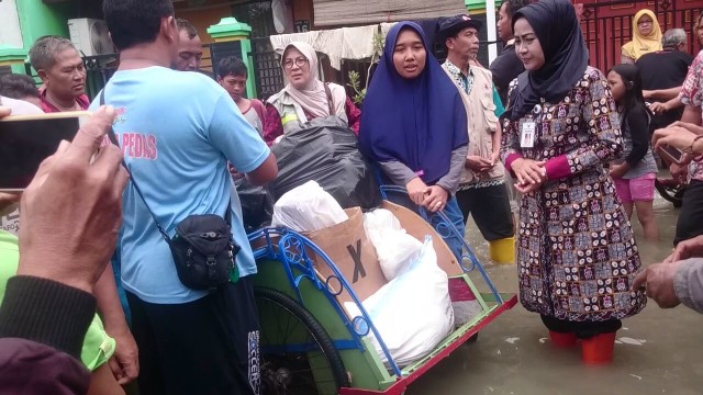 Sudah Lima Hari Ratusan Rumah di Brebes Terendam Banjir (1)