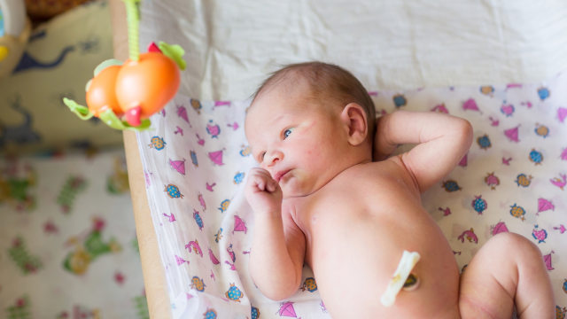 Perawatan tali pusar bayi. (Foto: Shutterstock)