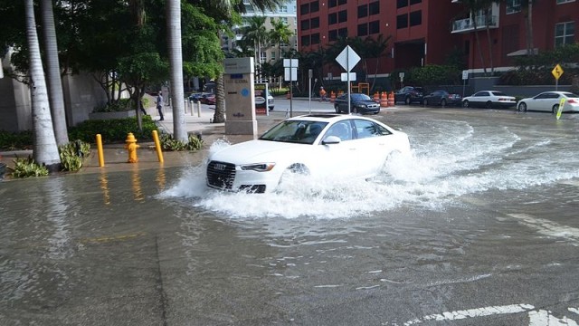 Banjir di Miami, AS pada 16 Oktober 2016 (Foto: B137 via Wikimedia Commons)