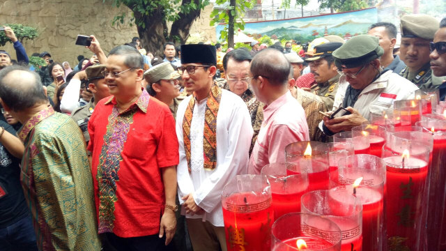 Sandiaga Uno di Wihara Dharma Bakti Glodok (Foto: Nabilla Fatiara/kumparan)