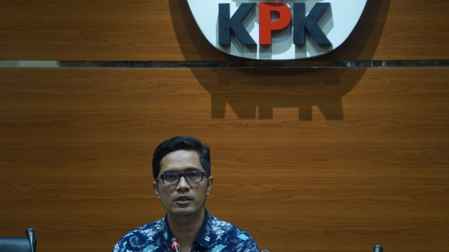 Febri Diansyah saat konferensi pers di gedung KPK (Foto: Irfan Adi Saputra/kumparan)