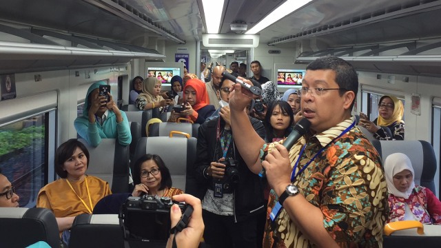 Edukasi Kanker di Dalam Gerbong Kereta (Foto: Fina Prichilia/kumparan)