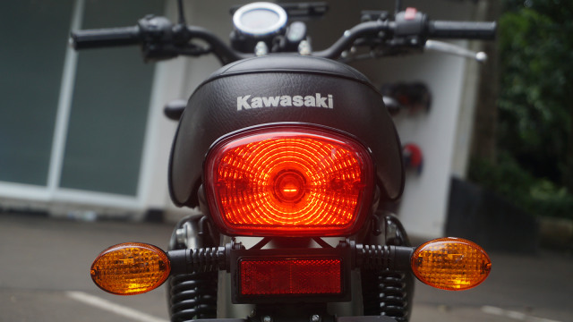 Lampu Belakang Motor Kawasaki W175 (Foto: Aditia Noviansyah/kumparan)