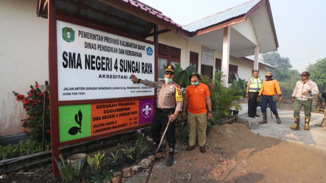 Kapolda Kalbar turun langsung tangani kebakaran (Foto: Dok. Polda Kalbar)