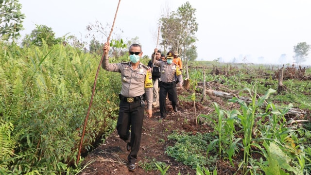 Kapolda Kalbar turun langsung tangani kebakaran (Foto: Dok. Polda Kalbar)