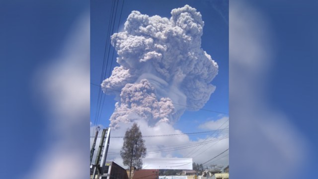Gunung Sinabung meletus (Foto: Dok. Sutopo)