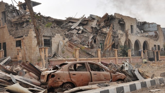 Kehancuran di Deir Ezzor, Suriah (Foto:  STRINGER / AFP)