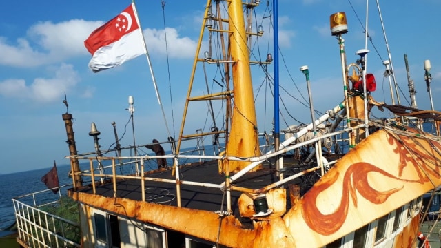 Penangkapan kapal berbendera Singapura (Foto: Dok. Dirtipid Narkoba Bareskrim Polri)