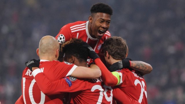 Para pemain Bayern merayakan kemenangan (Foto: @FCBayern)