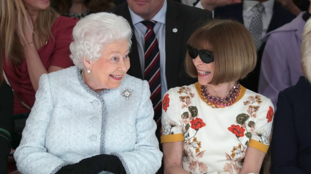 Ratu Elizabeth II hadiri London Fashion Week 2018 (Foto: REUTERS/Yui Mok/Pool)