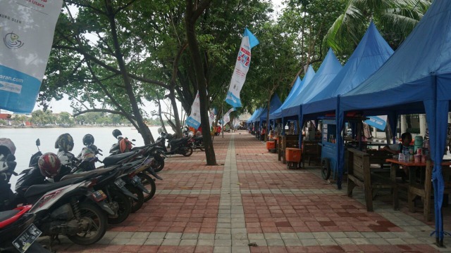 Pelebaran area pejalan kaki di Danau Sunter (Foto: Iqbal Firdaus/kumparan)