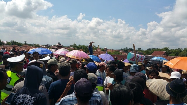 Video: Alasan Ratusan Warga Brebes Blokade Jalan Tol Brebes-Pejagan