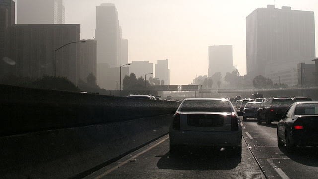 Polusi di Pasadena, California, AS (Foto: Aliazimi via Wikimedia Commons)