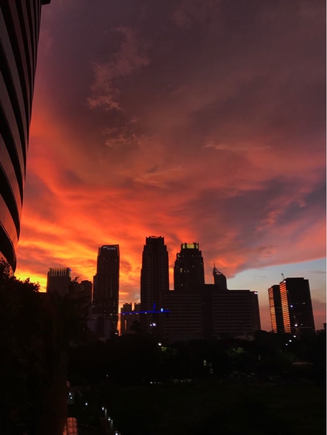 Menyapa Senja dari Selatan Jakarta (2)