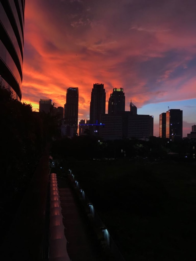 Menyapa Senja dari Selatan Jakarta (4)