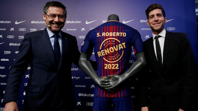Sergi Roberto resmi perpanjang kontrak. (Foto: REUTERS/Albert Gea)