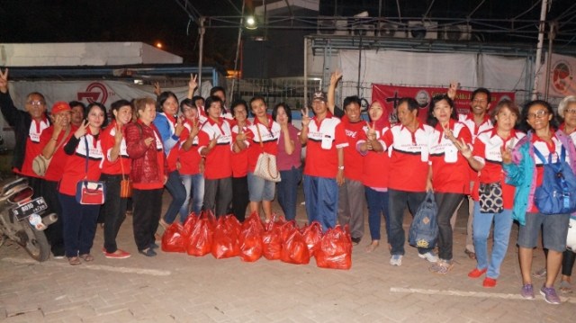Peduli Warga Miskin, Relawan Hasanah Kota Bekasi Gelar “Aksi Peduli Sesama” Bersama Anak Jalanan