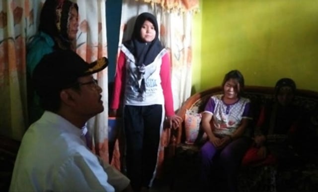 Gus Ipul Kunjungi Keluarga Korban Terseret Banjir di Jombang