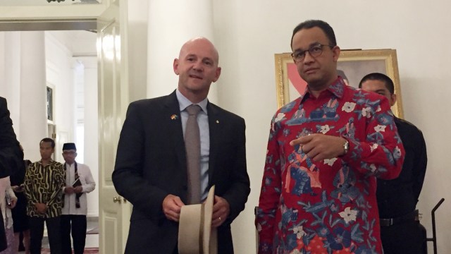 Anies Baswedan dan Niall Blair. (Foto: Moh Fajri/kumparan)