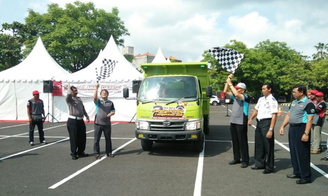 Hino Dutro  Gelar Safety Driving Competition 
