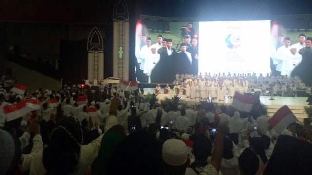 Jokowi, Ma'ruf Amin, dan Habib Luthfi di SCC. (Foto: Jihad Akbar/kumparan)