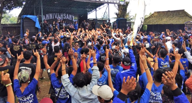 Peringati Hari Jadi ke-9, Viking Cicurug Sukabumi Berbagi dengan Anak Yatim