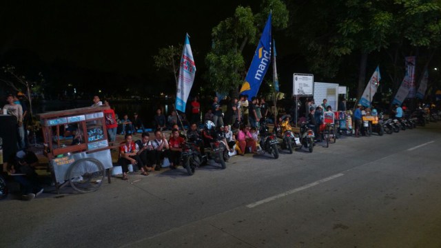 Malam minggu jelang Festival Danau Sunter. (Foto: Jamal Ramadhan/kumparan)