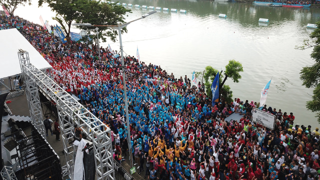 Senam Pagi Festival Danau Sunter. (Foto: Resnu Andika/kumparan)