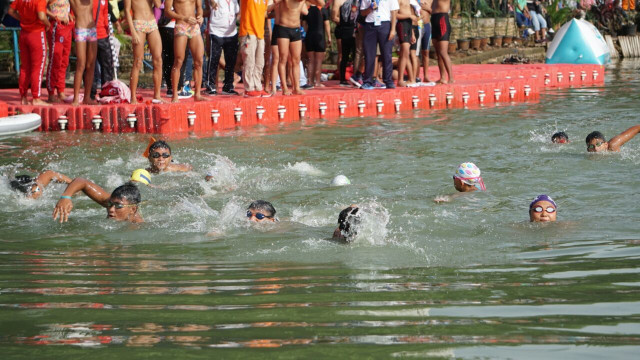 Atlet renang di Festival Danau Sunter (Foto: Iqbal Firdaus/kumparan)