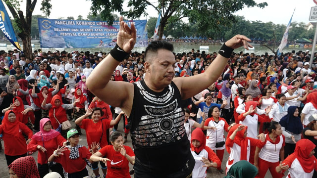 Zumba di Festival Danau Sunter (Foto: Irfan Adi Saputra/kumparan)