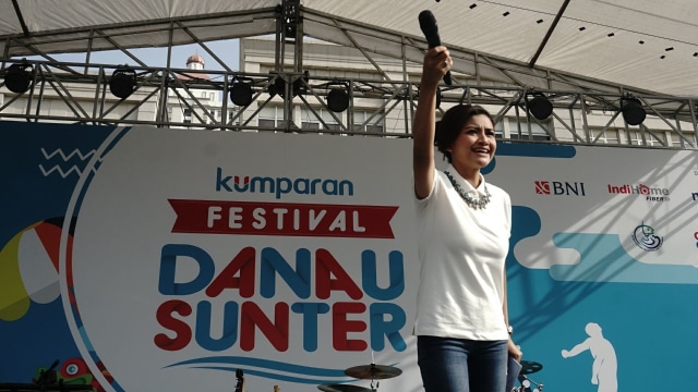 Tina Talisa di Festival Danau Sunter (Foto: Irfan Adi Saputra/kumparan)