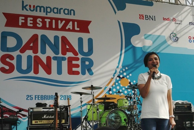 Tina Talisa di Festival Danau Sunter (Foto: Irfan Adi Saputra/kumparan)