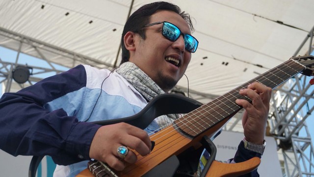 Ilustrasi kunci gitar Harga Diriku - Wali. Foto: Iqbal  Firdaus/kumparan