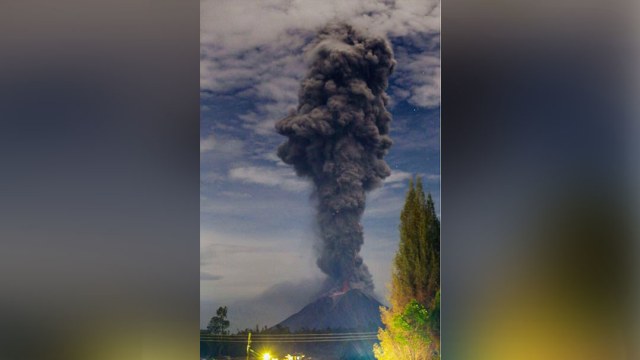Gunung Sinabung kembali Meletus (Foto: Twitter @Sutopo_PN)