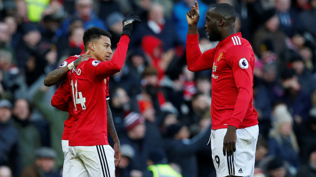 Selebrasi gol oleh Lingard dan Lukaku. (Foto: REUTERS/Andrew Yates)