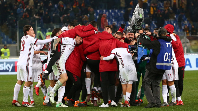 Skuat Milan berbahagia (Foto: Reuters / Alessandro Bianchi)