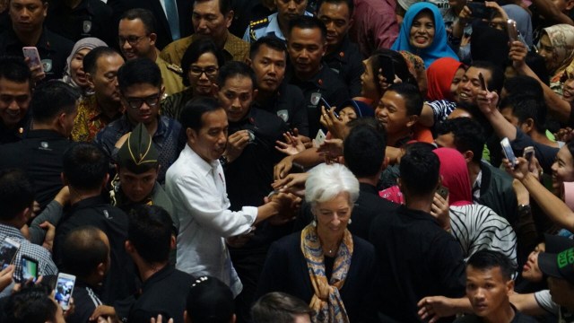 Jokowi Ajak Bos IMF Blusukan Ke Pasar Tanah Abang | Kumparan.com