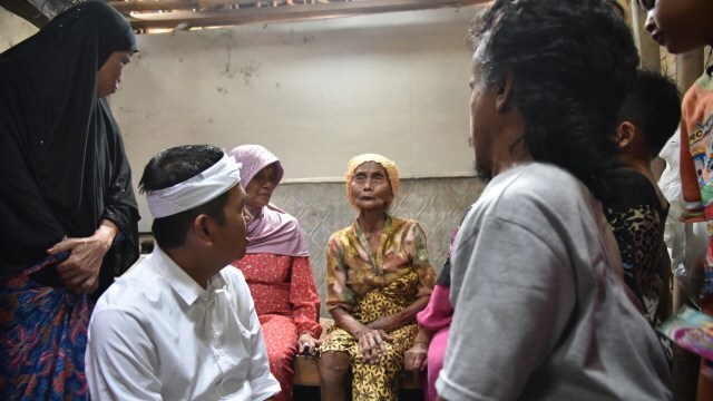 Nenek di Cibarusah Minta Disuntik Mati (Foto: Dok. Dedi Mulyadi)