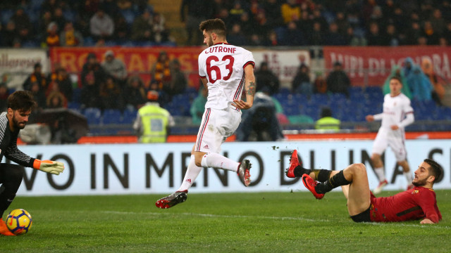Cutrone di laga melawan AS Roma. (Foto: REUTERS/Alessandro Bianchi)
