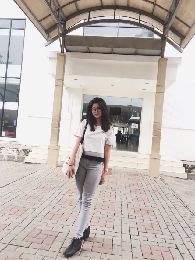 Tips Mix & Match Outfit ke Kampus Ala Mahasiswa President University (56009)