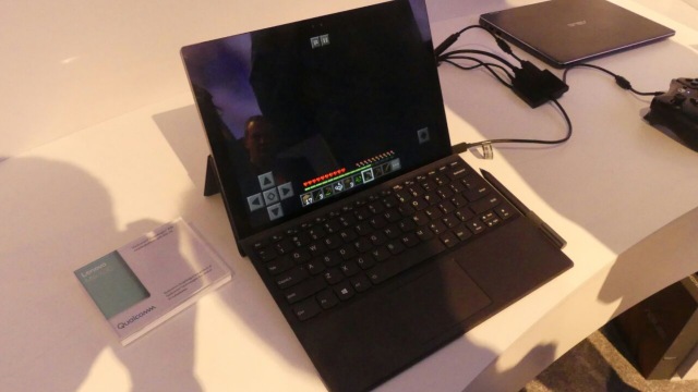 Laptop yang pakai cip Qualcomm Snapdragon 835. (Foto: Rachmadin Ismail/kumparan)