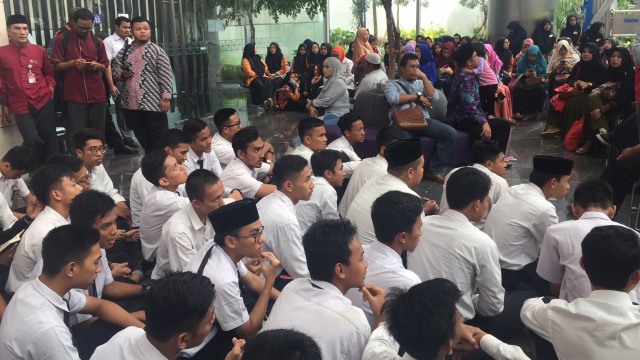 Suasana pembukaan rekening di Bank Muamalat  (Foto:  Siti Maghfirah/kumparan)