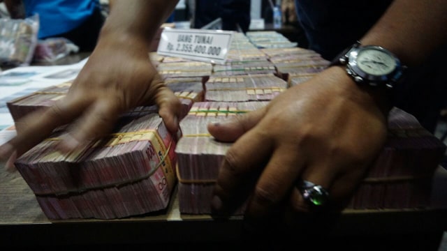 Rilis kasus Tindak Pidana Pencucian Uang (Foto: Jamal Ramadhan/kumparan)