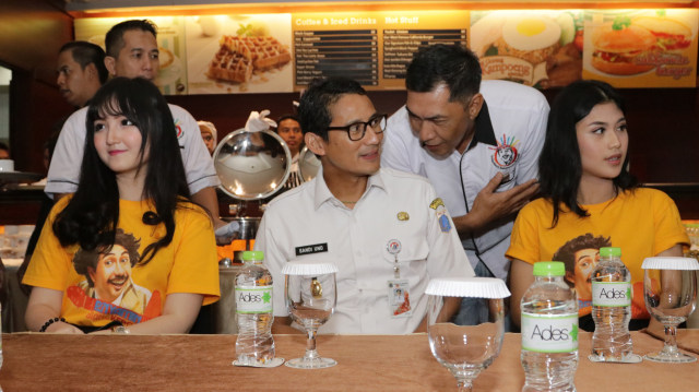 Sandiaga Uno menonton Benyamin Biang Kerok (Foto: Puti Safitri/kumparan)